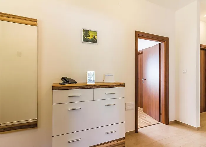 Feriehus 3 Bedroom In Ližnjan