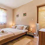 بيت للعطل Stunning Home In Liznjan