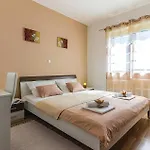 بيت للعطل Stunning Home In Liznjan