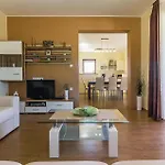 بيت للعطل Stunning Home In Liznjan