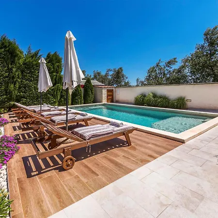 Casa vacanze 3 Bedroom In Ližnjan